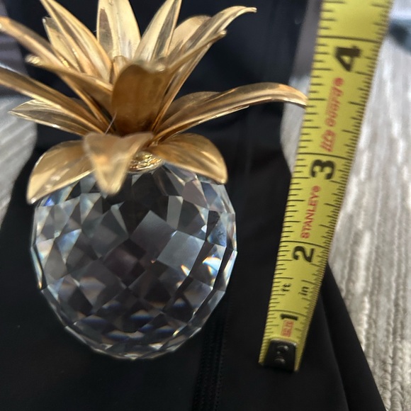 Large 4.5” Swarovski pineapple, flash and fire of crystal, smooth gold top - Picture 3 of 8